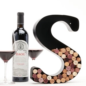 Portacorchos de vino personalizado (A-Z) (Letra S), Portacorchos decorativo con letras de vino (S), Decoración de portacorchos de pared (S), Regalo para amantes de la bebida