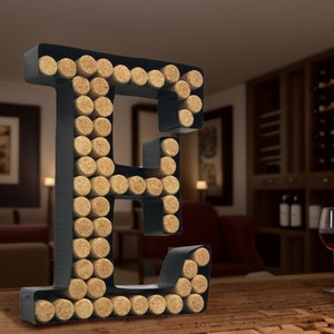 Decomil Porta-rolhas para vinho (A-Z) (Letra E) | Porta-rolhas decorativo para letras de vinho (E) | Decoração para porta-rolhas de arte de parede (E)