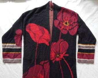 Robe pull longue ouverte florale rouge noir - TP femme petite laine acrylique