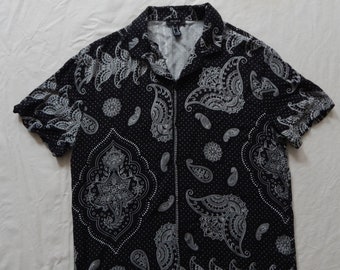 Black Paisley Short Sleeve Button Up Shirt - Medium Mens Viscose Forever 21