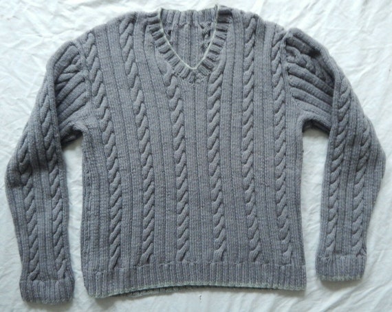 Thick Wool Gray Cable Knit V-neck 