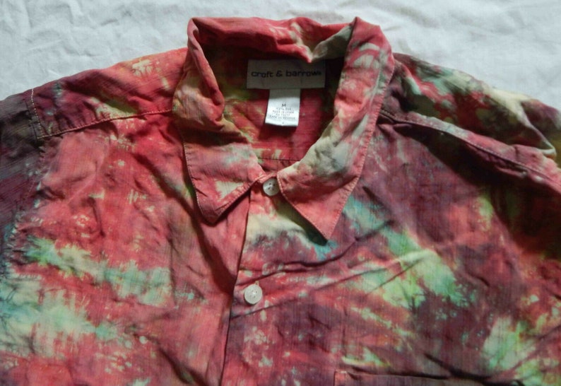 Medium Mens Hand Made Silk Tie Dye Red Purple Spiral Short Sleeve Camp Shirt