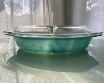 Vintage Pyrex Snowflake Divided Dish w/Lid