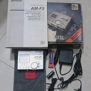 Rare Aiwa Portable Minidisc Recorder AM-F5 with, Complete Boxed.