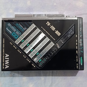 Rare Vintage Aiwa Cassette Boy Walkman HS-J9, Powers On, Radio Works, For Parts or Repair. Read Details