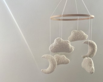 Boucle mobile baby mobile moon and cloud mobile baby nursery decor cloud cot mobile crib mobile cloud nursery decor baby mobile neutral