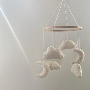 Mobile boucle mobile lune et nuage mobile décoration chambre de bébé nuage mobile berceau mobile nuage décoration chambre de bébé mobile neutre