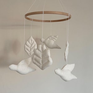 Handmade Linen Bird & Leaf Mobile - Neutral Baby Mobile for Nursery, Minimal Nursery Decor, Nursery Mobile Animals, Cot mobile, Crib mobile
