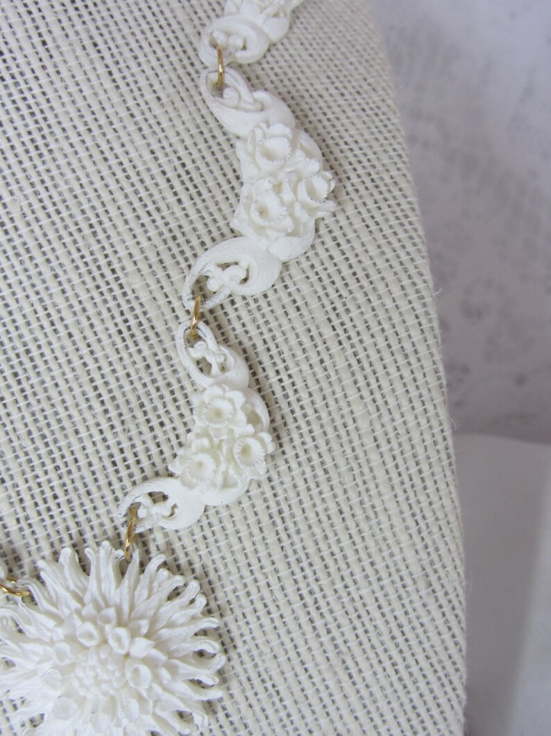 Vintage White Floral Thermoset Necklace with Matching Clip Earrings