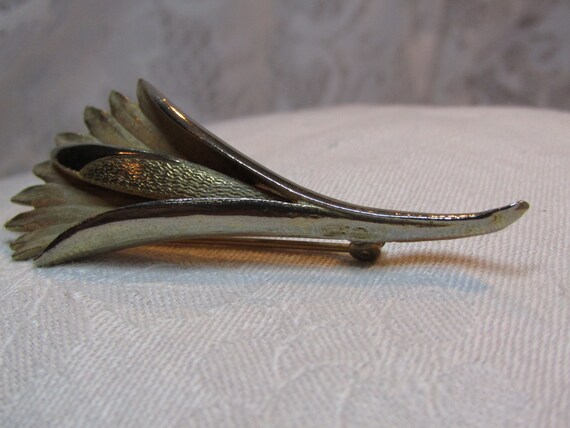 Vintage Multi-Textured Finish "Cat Tail" Brooch View 2