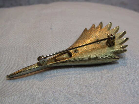Vintage Multi-Textured Finish "Cat Tail" Brooch View 4