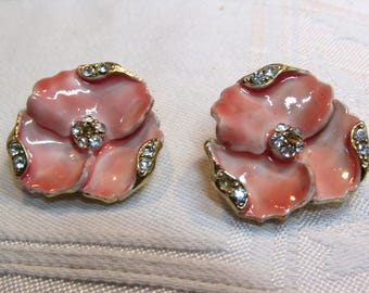 Vintage Gold Ton und Pfirsich Emaille Stiefmütterchen Ohrclips mit klaren Strass Akzenten - Unberührt