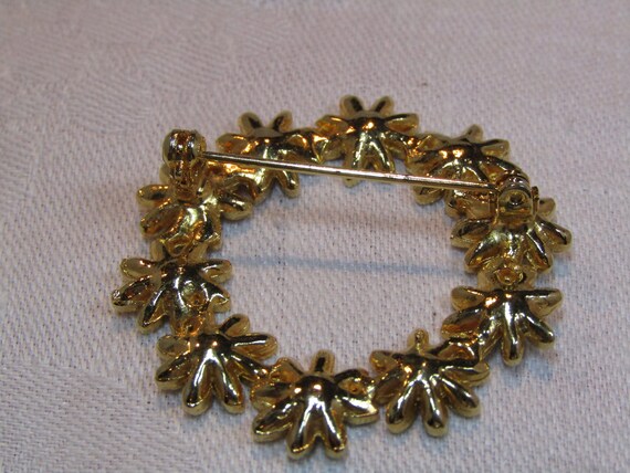 Vintage Gold Tone and Blue Rhinestone Daisy Wreat… - image 4