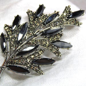 Vintage WEISS Black and Silver Tone Leaf Brooch