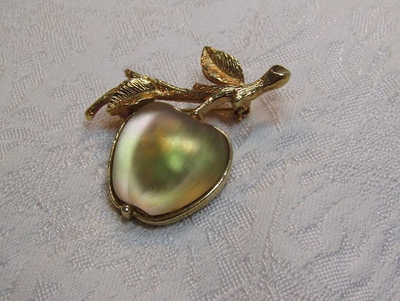 SARAH COV Luminescent Golden Apple Brooch - Pristine Condition