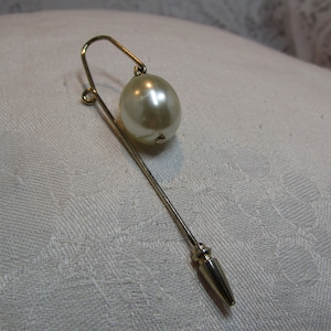 Vintage Large Hanging Faux Pearl Bead Stick Pin Brooch