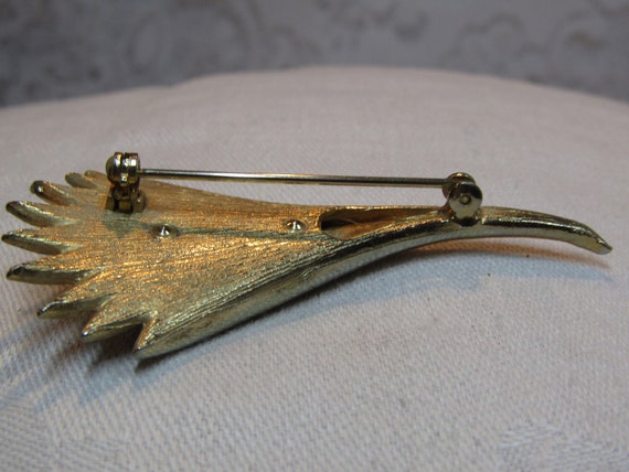 Vintage Multi-Textured Finish "Cat Tail" Brooch View 5