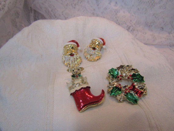 Holiday brooches clearance