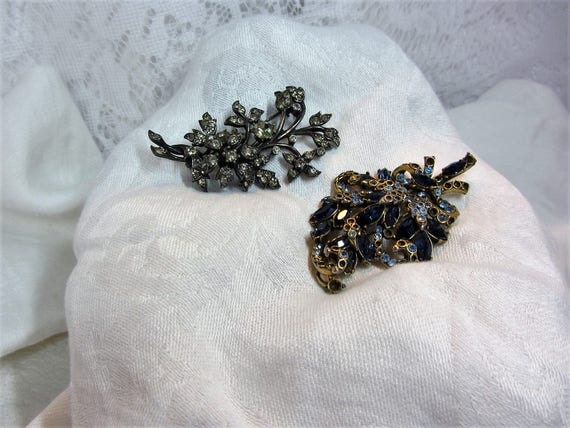 Vintage Hollycraft set of Floral Brooches - image 1