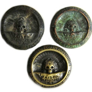 WW1 Cap Badge Austrian Kaiserschützen Regiment No.1  FJI KUK WWI Landesschützen Distressd Aged - Black and Aged - Green