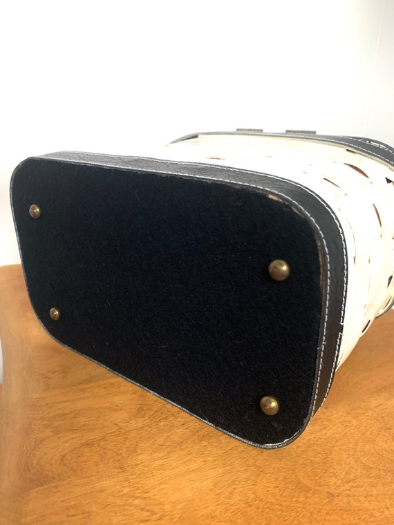 1960s -1970s Basket Box Hard Case Handbag White A… - image 9