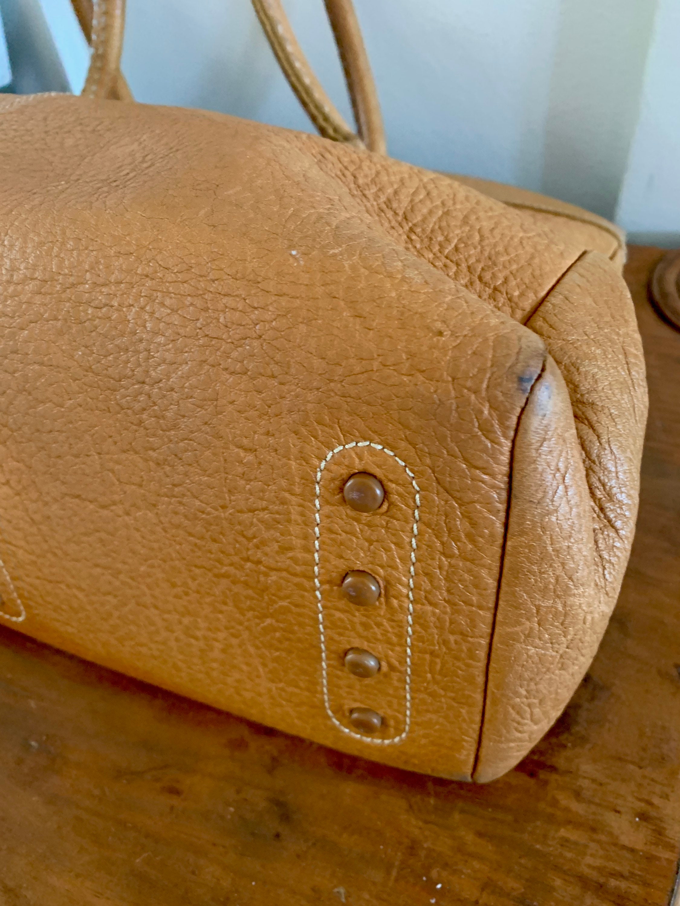 Tod's Mocassino Tote Handbag in Tan Pebble Leather Neutral