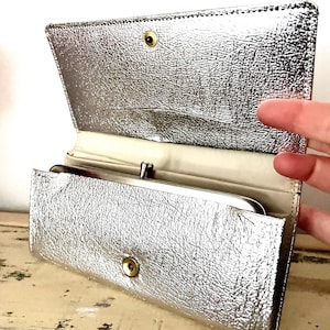 Vintage Metallic Silver Wallet Long Trifold With Kiss lock Coin Purse 50s 60s Lame’