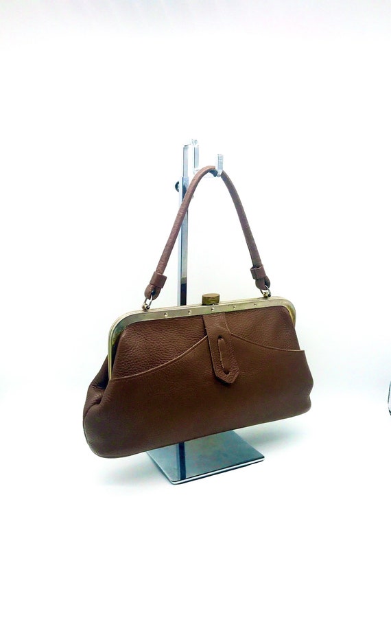 Brown Pebble Leather Handbag 1950’s / 1960s Gold T