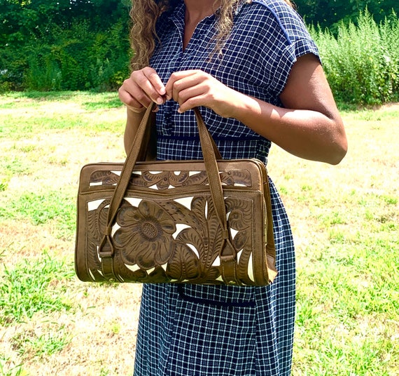 Vintage Tooled Leather Handbag 1950s / 1960s Flor… - image 1