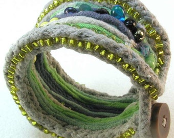 organic green beaded cuff bracelet  size M 2517