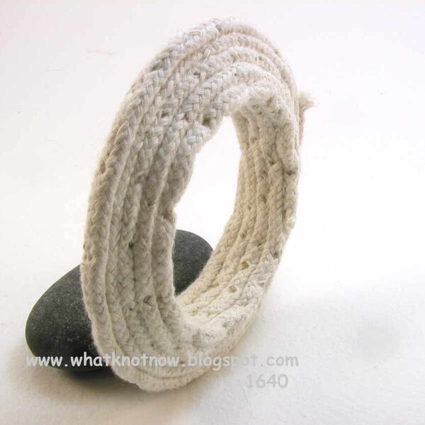 soft wedge bangle bracelet size M 1640