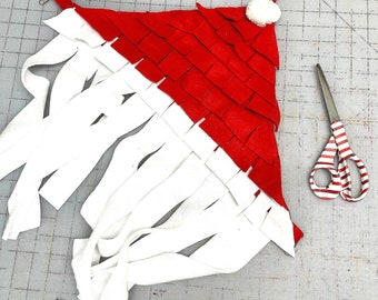 Christmas Santa Hat Fleece Corner Forest: Guinea Pig Cage Accessory