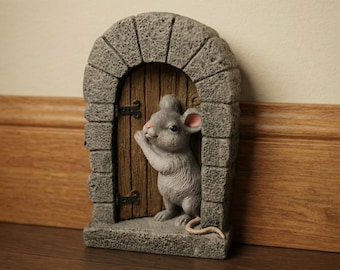 Mouse Door Statue, Charming Whimsical Decor for Home Entryway, Perfect Housewarming or Garden Gift, Concrete mouse decoration