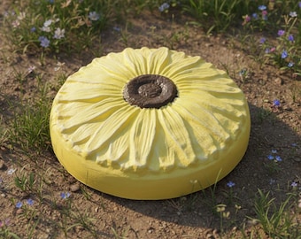 Yellow Daisy Concrete Stepping Stone – 12” Round Garden Path Stone | Handcrafted Flower Paver for Yard, Patio, or Walkway | Garden Décor
