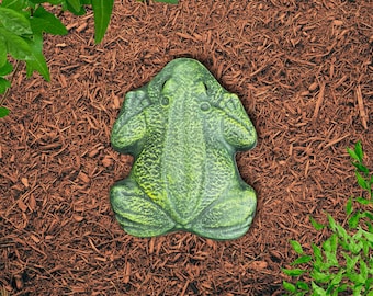 Concrete Mini Green Frog Statue: Garden Decor for Frog Collectors