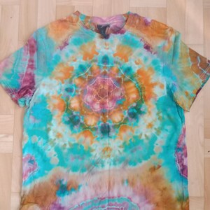 Tie-dye mandala colorful t-shirt size L