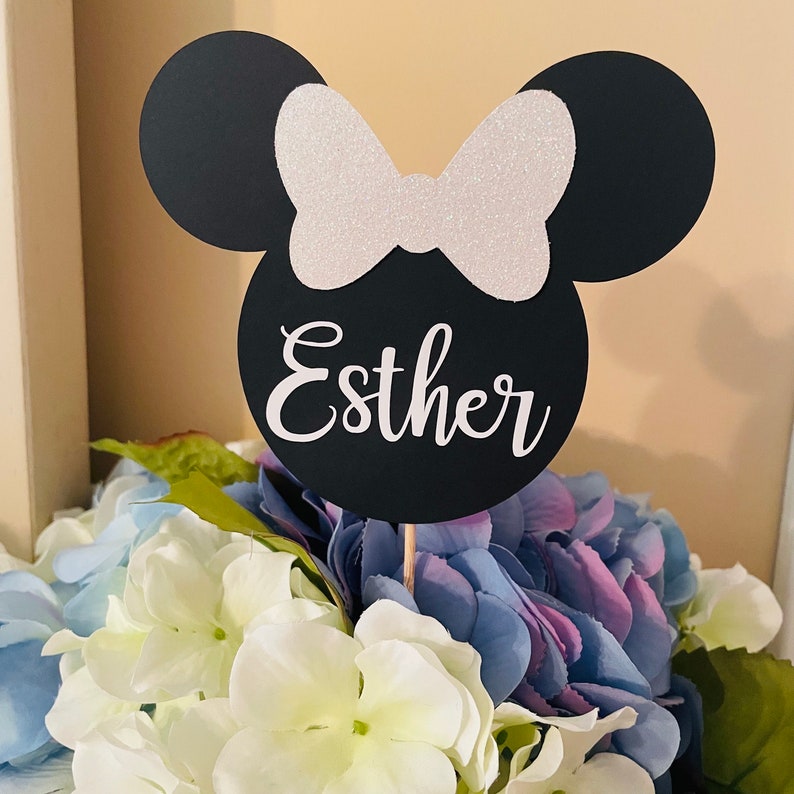 Choix de fête d'anniversaire Minnie Mouse : décoration de centre de table personnalisée image 6