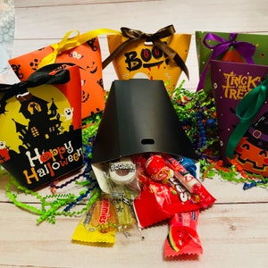 Halloween Treats,  Halloween Classroom Treats, Halloween Party Favor, Pre-Filled Goodie Bags, Halloween Containers, Trick or Treat Bags