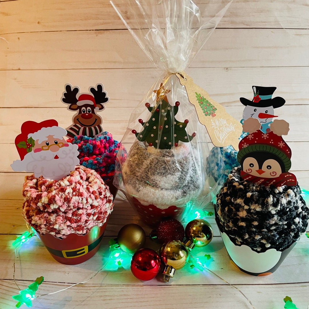 Christmas Fuzzy Socks, Fuzzy Sock Cupcakes, Teacher Christmas Gift ...