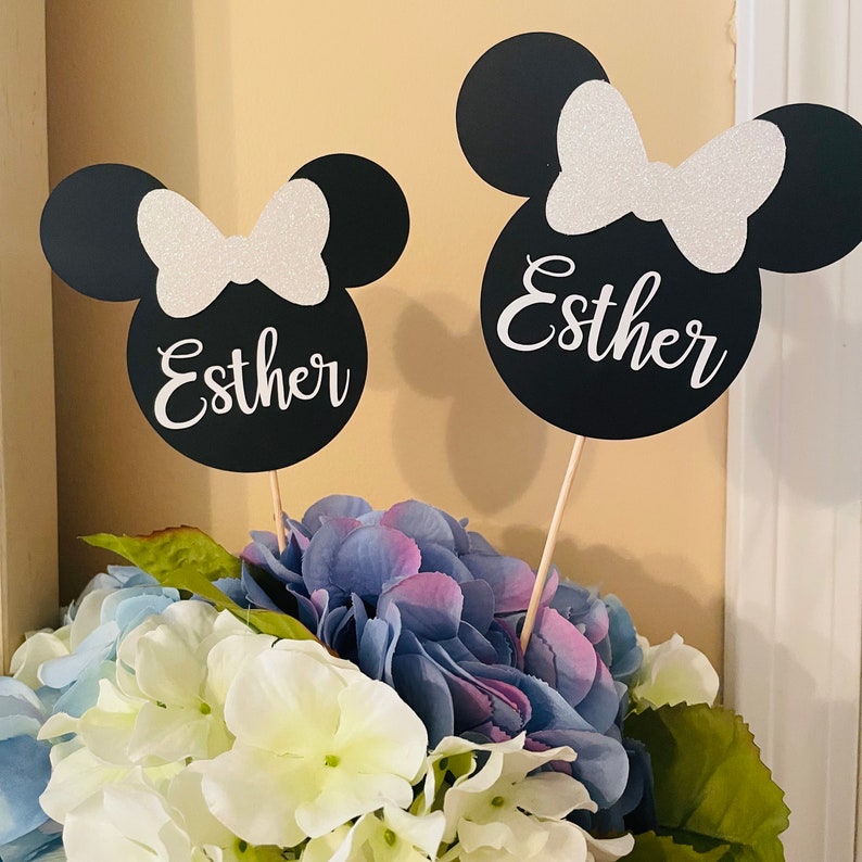 Choix de fête d'anniversaire Minnie Mouse : décoration de centre de table personnalisée image 3