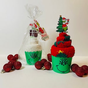 Fuzzy Sock Cupcakes, Christmas Fuzzy Socks, Grinch Gift, Teacher Christmas Gift, Cupcake Booties, Holiday Fuzzy Socks, Stocking Stuffers