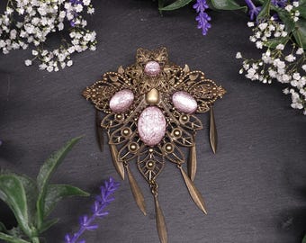 Bronze Haarspange im Schmetterlingsdesign – Rosa handbemalte Glassteine mit baumelnden Anhängern - Vintage Fantasy Haarschmuck