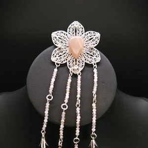 Pfirsich Mondstein Brosche ~ Art Nouveau–Blüten Pin ~ Elfen Schmuck ~ Fantasy Gewandschmuck ~ LARP Accessoire