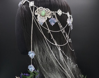 Art Nouveau Headpiece~  Salbeigrüne Resin Cabochons ~ irisierende Blätterkrone ~ Glaskristall Ketten ~ Fantasy Elven Haar Schmuck