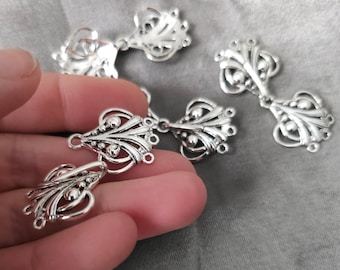 Zierliche Gewandschließe, Art Nouveau inspirierte elfenhafte Schließe