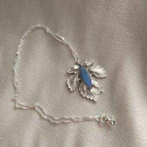 Halskette mit Blattanhänger, Fantasy Collier, blauer Labradorit image 1