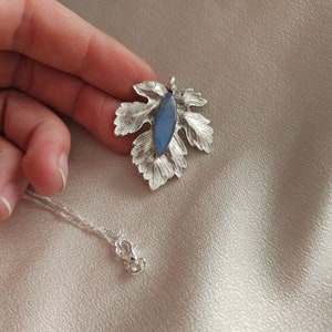 Halskette mit Blattanhänger, Fantasy Collier, blauer Labradorit image 5