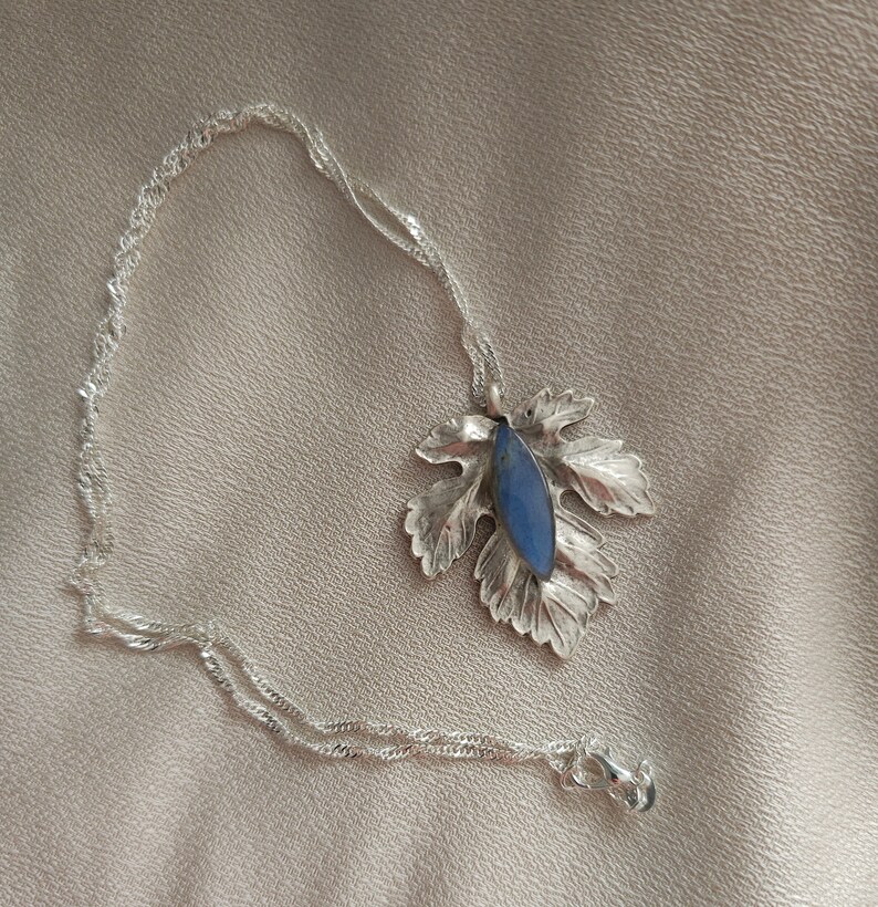 Halskette mit Blattanhänger, Fantasy Collier, blauer Labradorit image 4