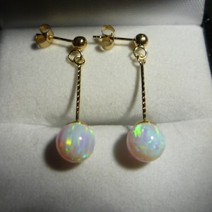 9ct Gold Drop Opal Earrings.