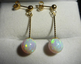 9ct Gold Drop Opal Earrings.